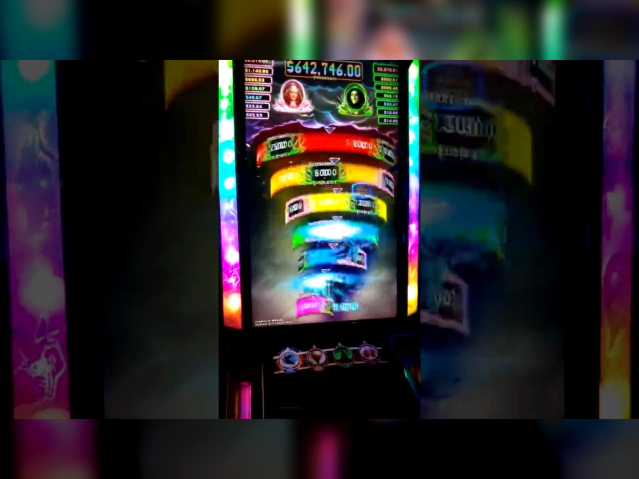 165 FREE SPINS at Genesis Casino