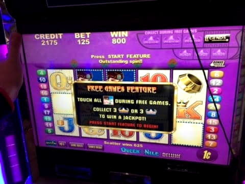 EUR 290 Daily freeroll slot tournament at Casinia Casino