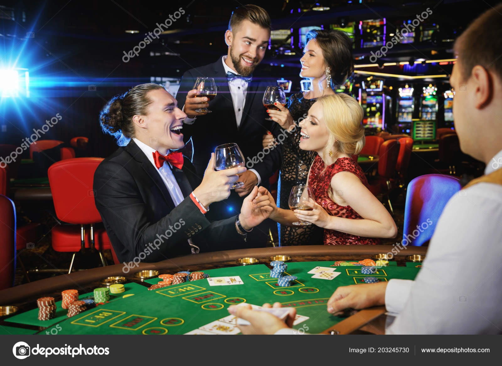 £305 Casino Chip at Unique Casino