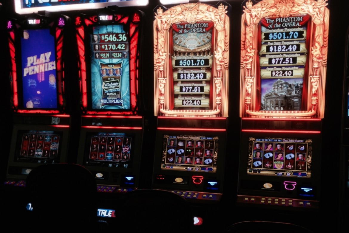 $3565 no deposit bonus code at Casinia Casino
