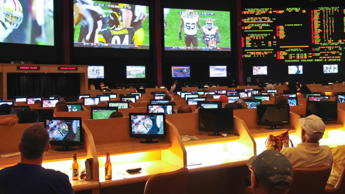 325% First deposit bonus at Casinia Casino