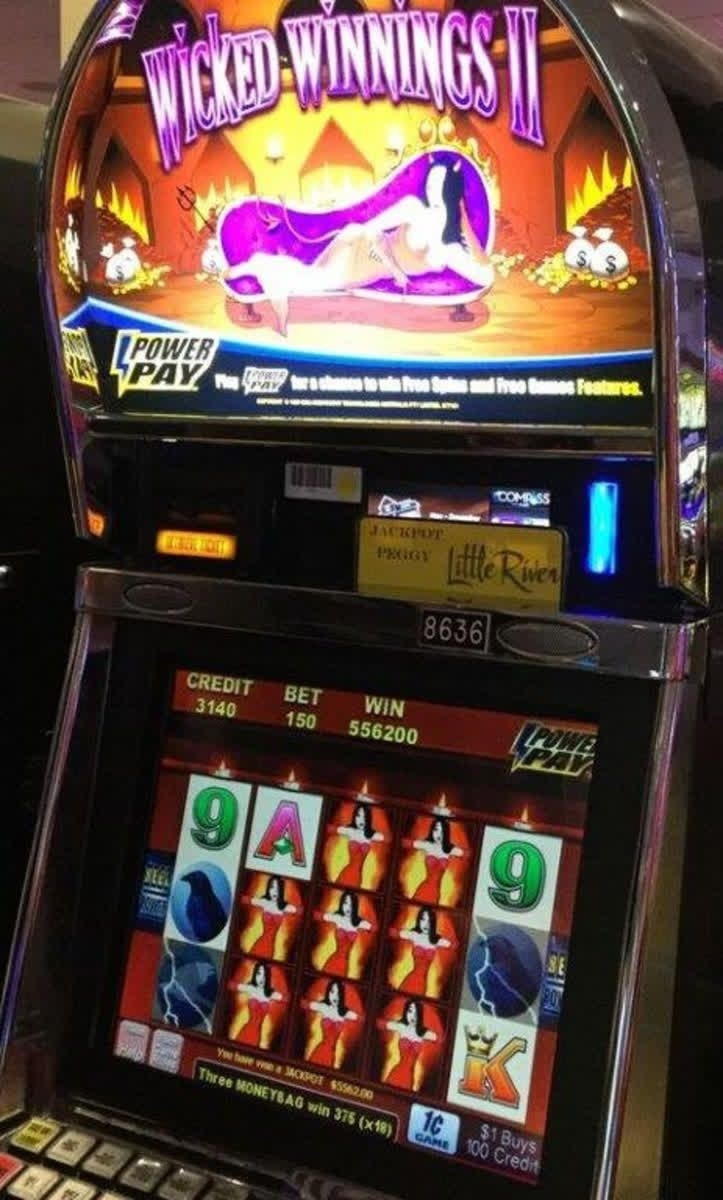 EUR 720 Mobile freeroll slot tournament at Casinia Casino