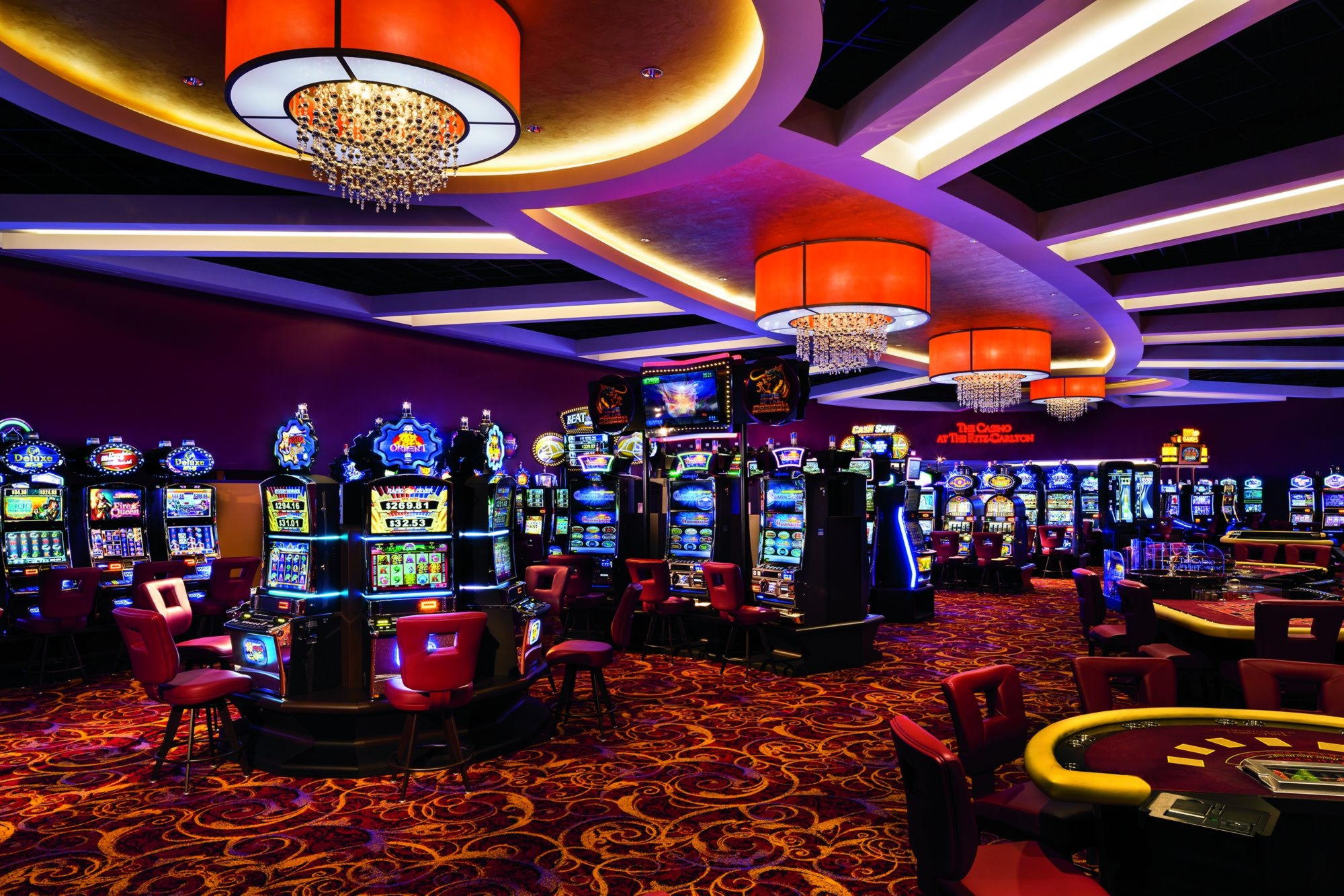 £375 Daily freeroll slot tournament at CasiPlay Casino