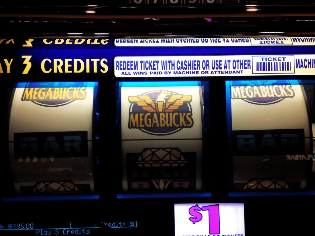99 Free spins no deposit at Casinia Casino